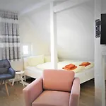 Zur Eiche 아파트 *