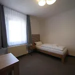 Zur Eiche 아파트 *