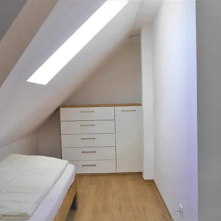 Zur Eiche Апартаменты *